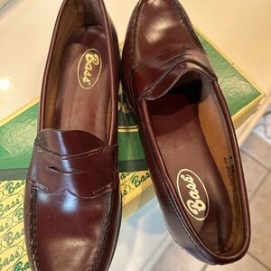 The ORIGINAL Bass Weejun Penny Loafers!   Ladies size 9AA.